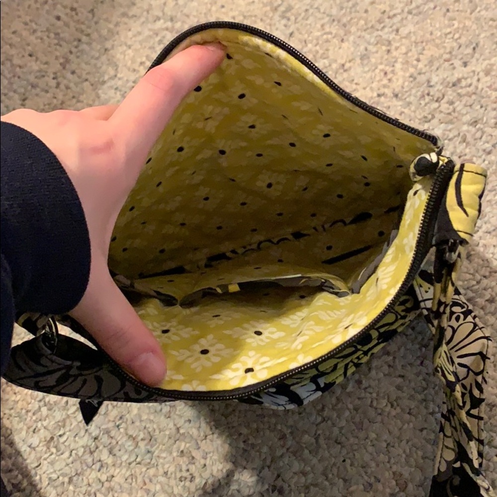 VB Crossbody - Picture 4 of 4